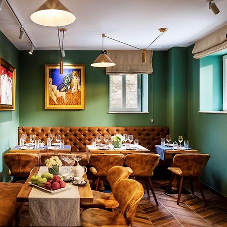 Gallery 37 Powered By Aston Plovdiv Luaran gambar Restaurant interior