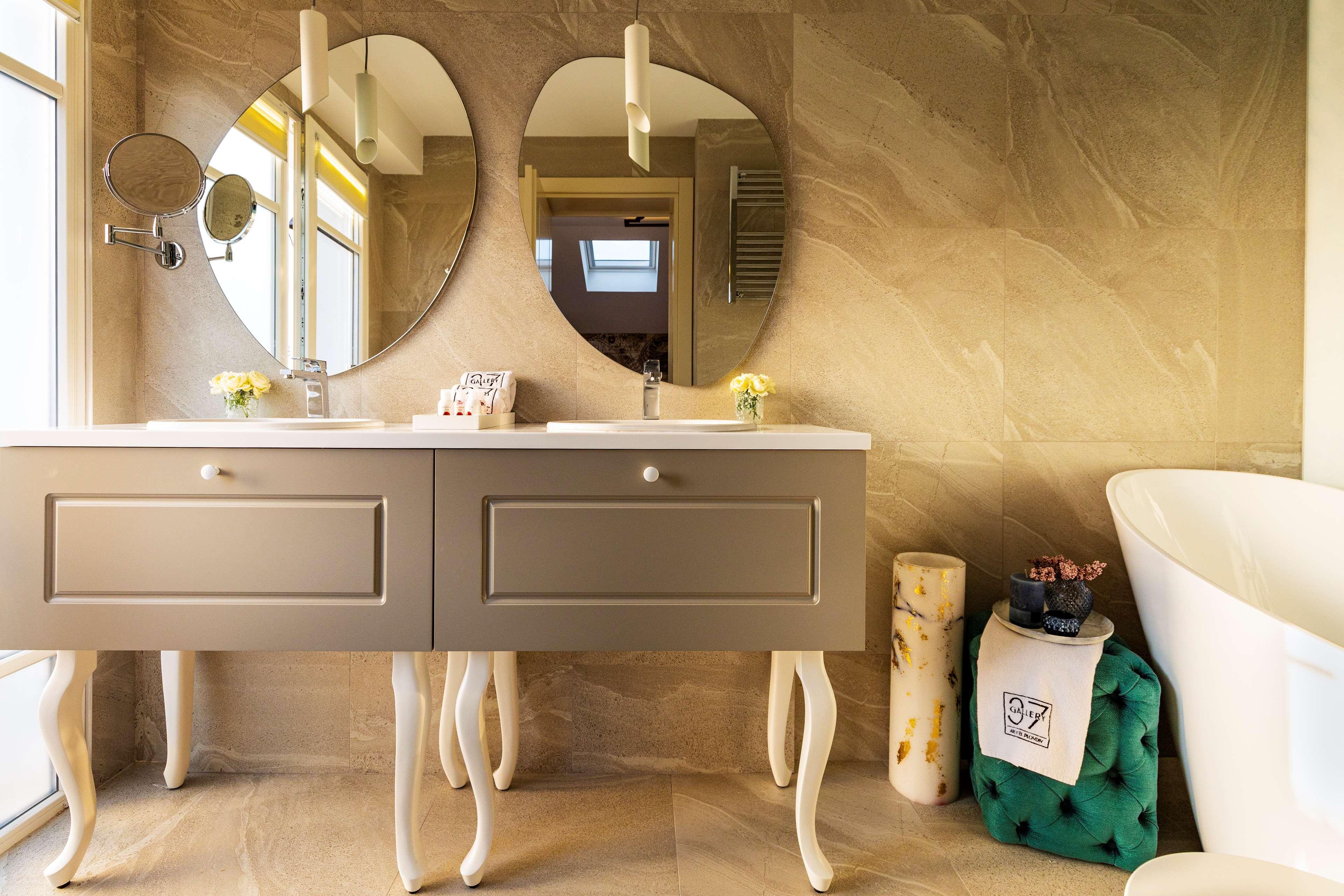 Gallery 37 Powered By Aston Plovdiv Luaran gambar Bathroom